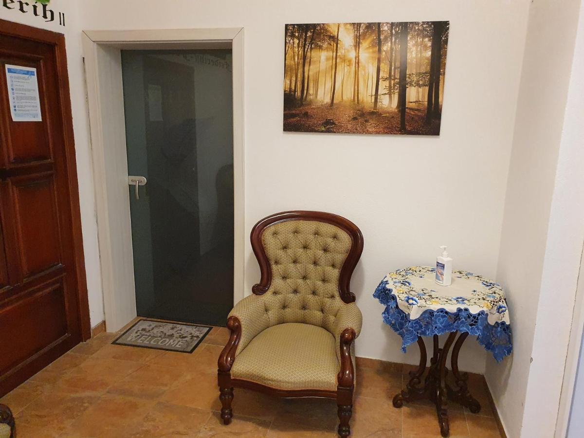 Apartments Fazarinc S Parkiriscem 첼레 외부 사진