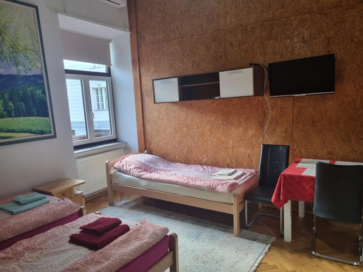 Apartments Fazarinc S Parkiriscem 첼레 외부 사진