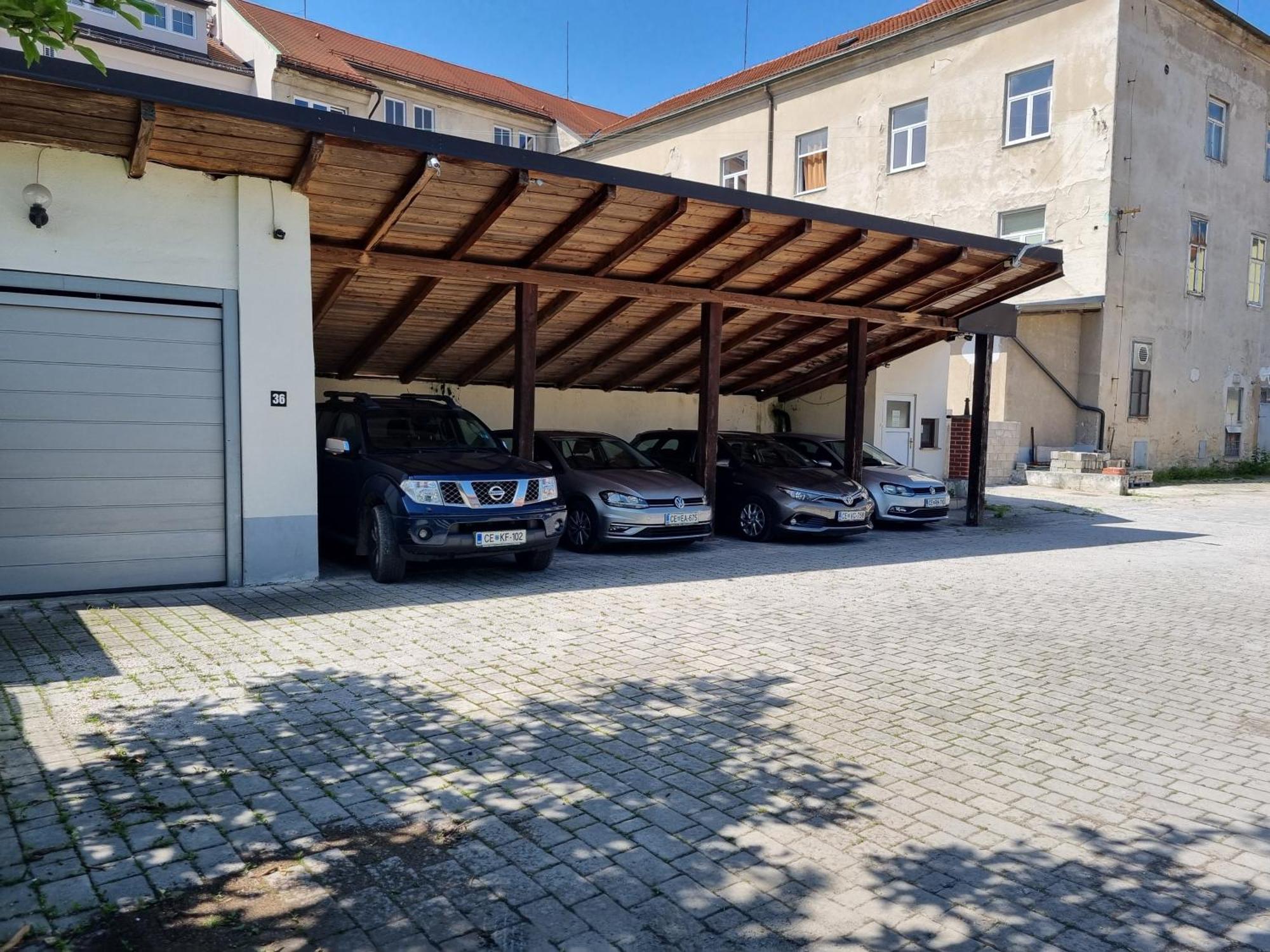 Apartments Fazarinc S Parkiriscem 첼레 외부 사진