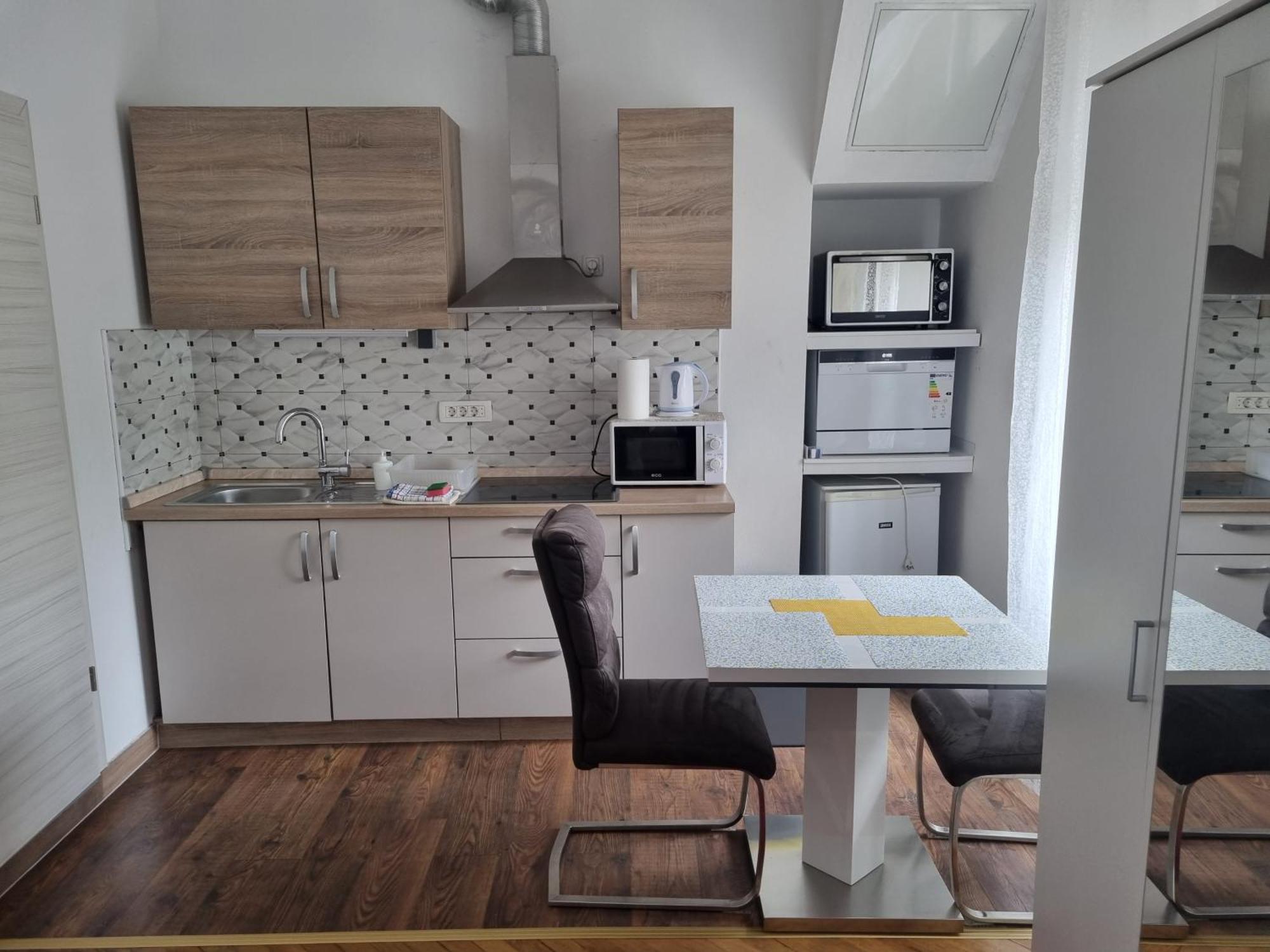 Apartments Fazarinc S Parkiriscem 첼레 외부 사진