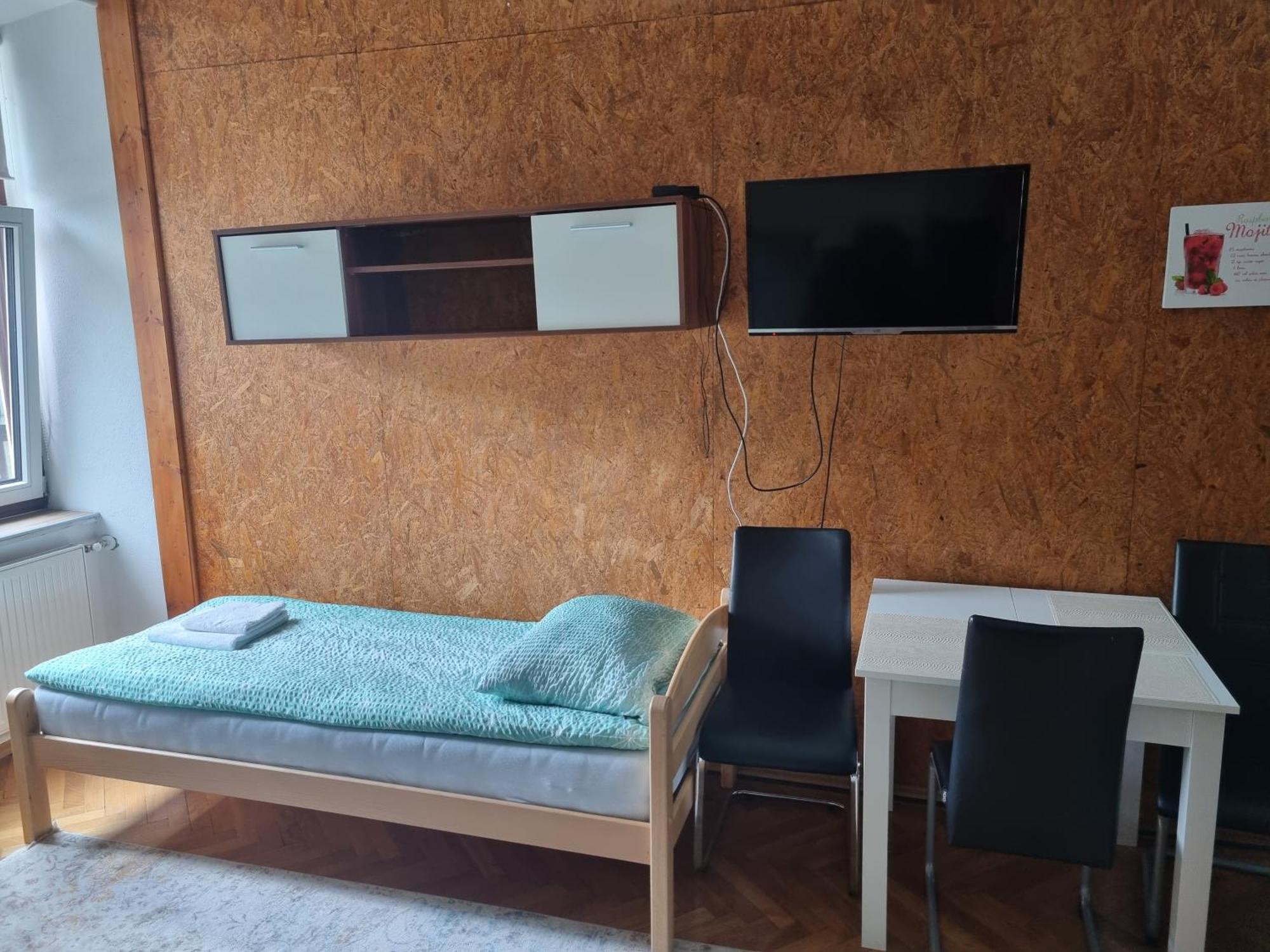 Apartments Fazarinc S Parkiriscem 첼레 외부 사진