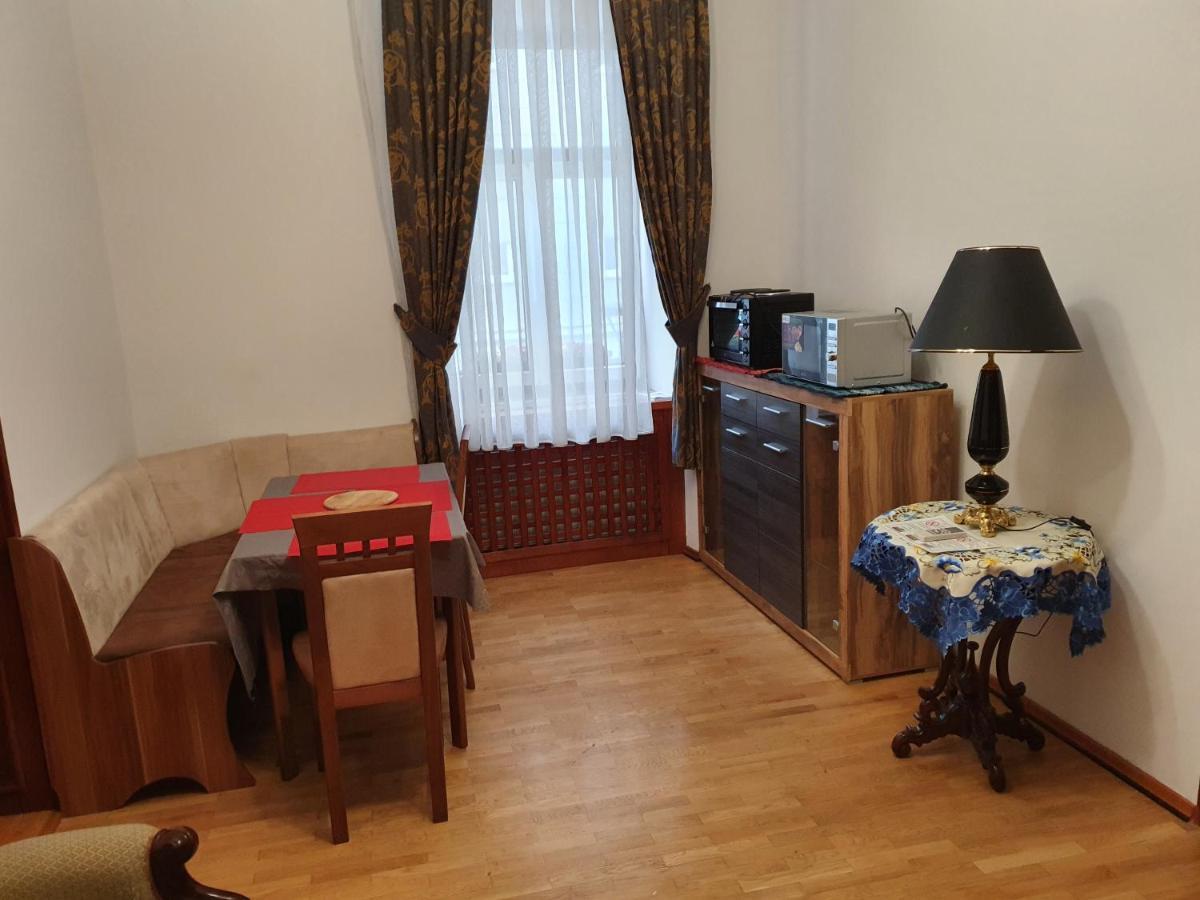 Apartments Fazarinc S Parkiriscem 첼레 외부 사진